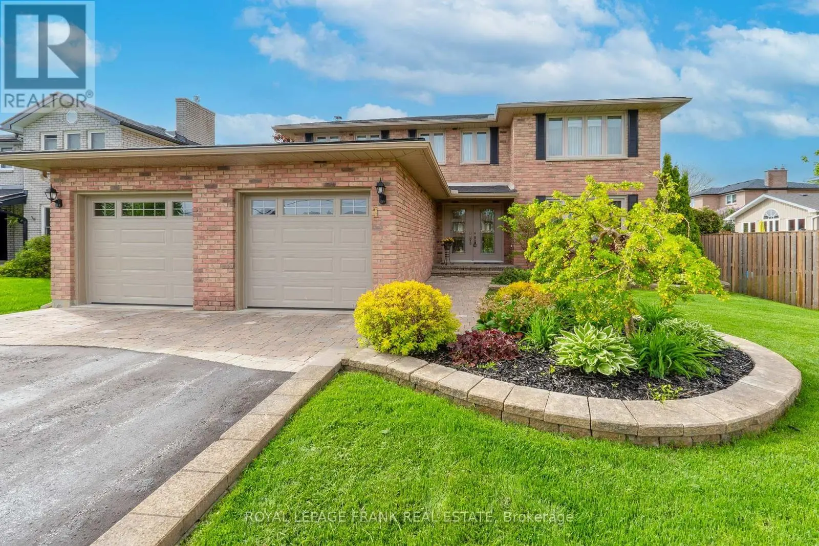 1 Dunsford Court, Kawartha Lakes, Ontario  K9V 5T3 - Photo 2 - X12139498