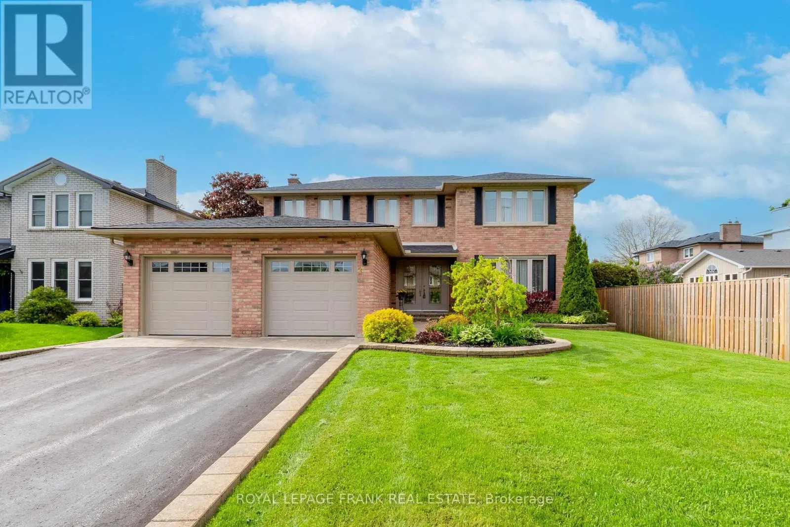 1 Dunsford Court, Kawartha Lakes, Ontario  K9V 5T3 - Photo 1 - X12139498