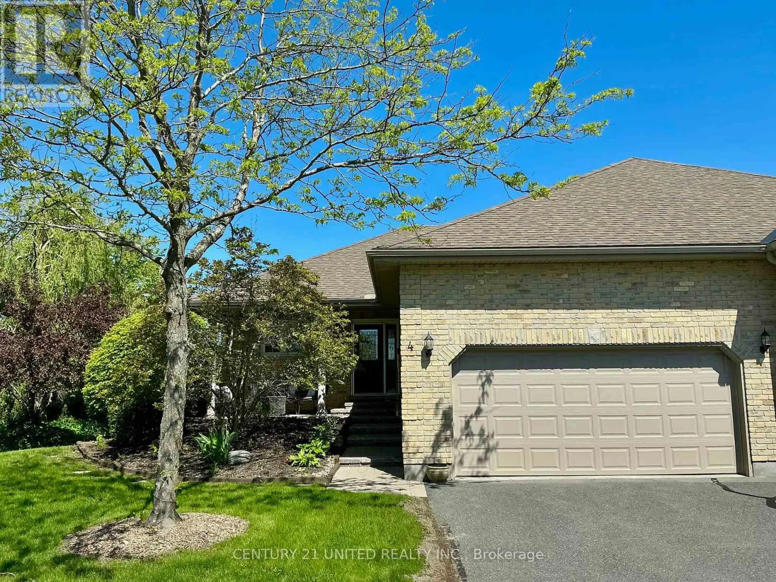 4 - 227 Carnegie Avenue, Peterborough North, Ontario  K9L 0B3 - Photo 1 - X12136683