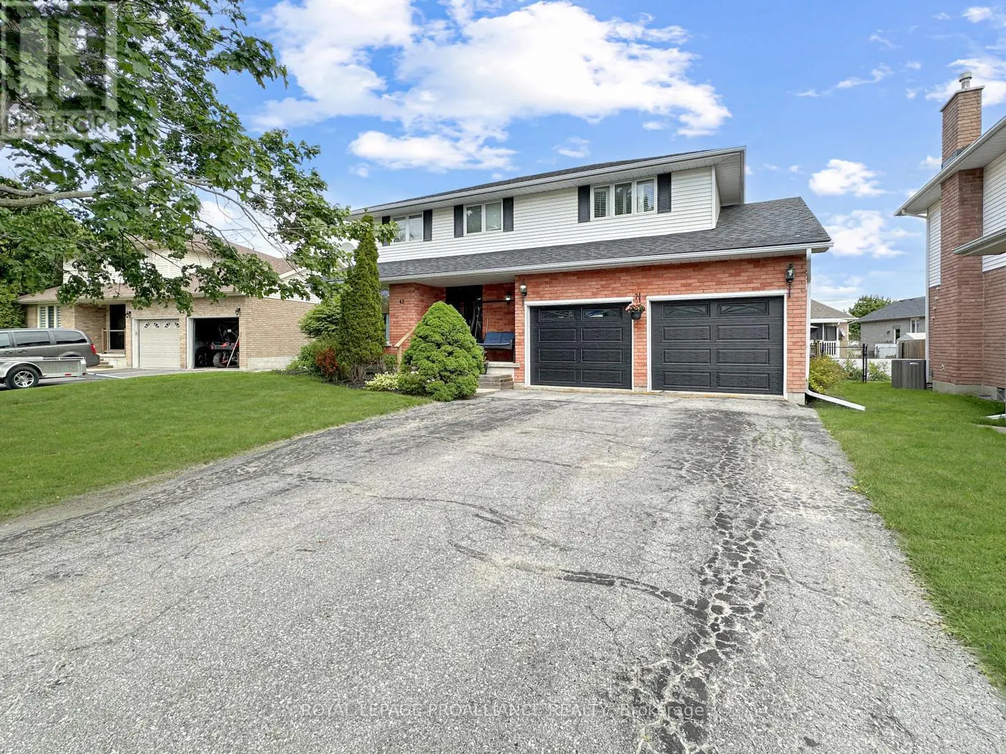 43 Dungannon Drive, Belleville, Ontario  K8P 5E7 - Photo 2 - X12173463