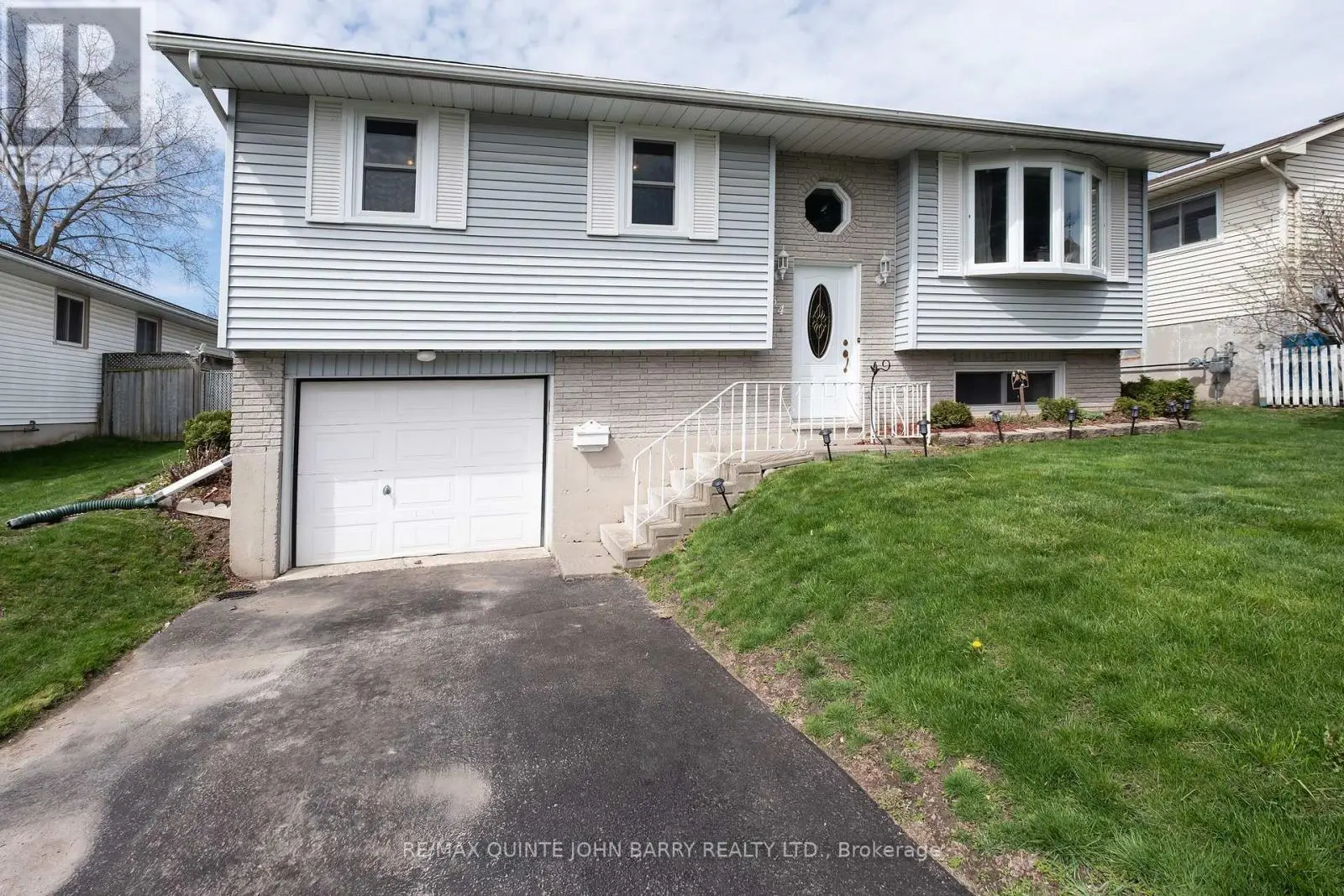 64 Ireland Drive, Quinte West, Ontario  K8V 5X3 - Photo 1 - X12112790