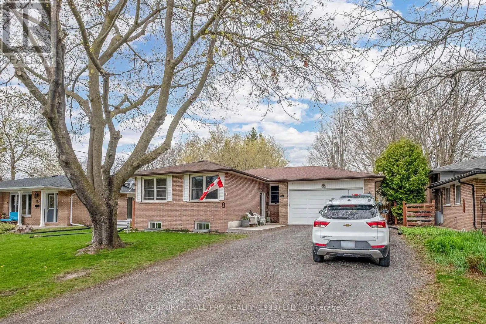 8 Thomas Street, Cobourg, Ontario  K9A 4P6 - Photo 1 - X12175057