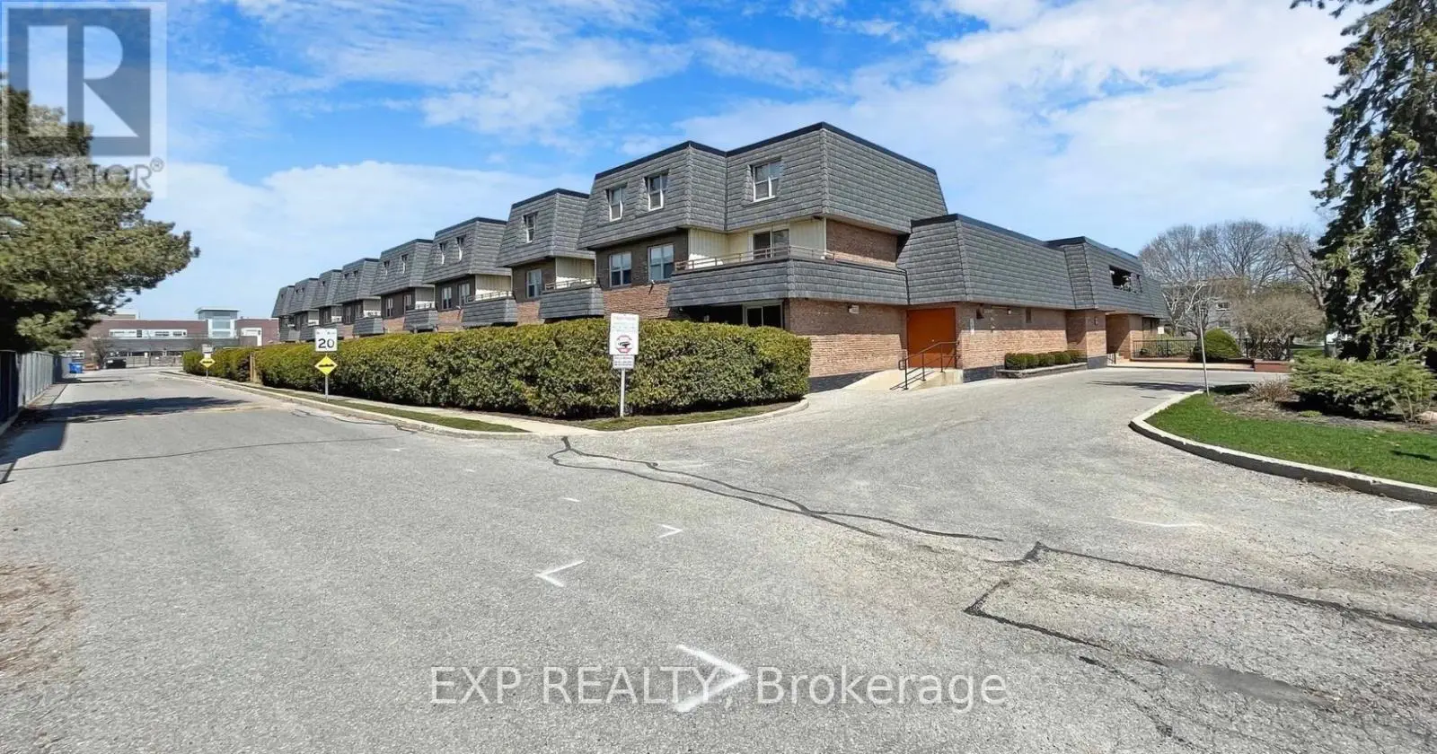 214 - 580 Mary Street E, Whitby, Ontario  L1N 2R3 - Photo 1 - E12175188