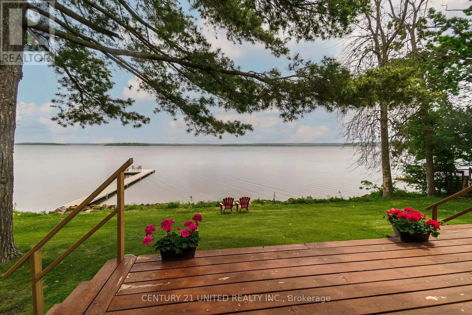 37 Lakeshore Road, Hiawatha First Nation, Ontario  K0L 2G0 - Photo 3 - X12126584