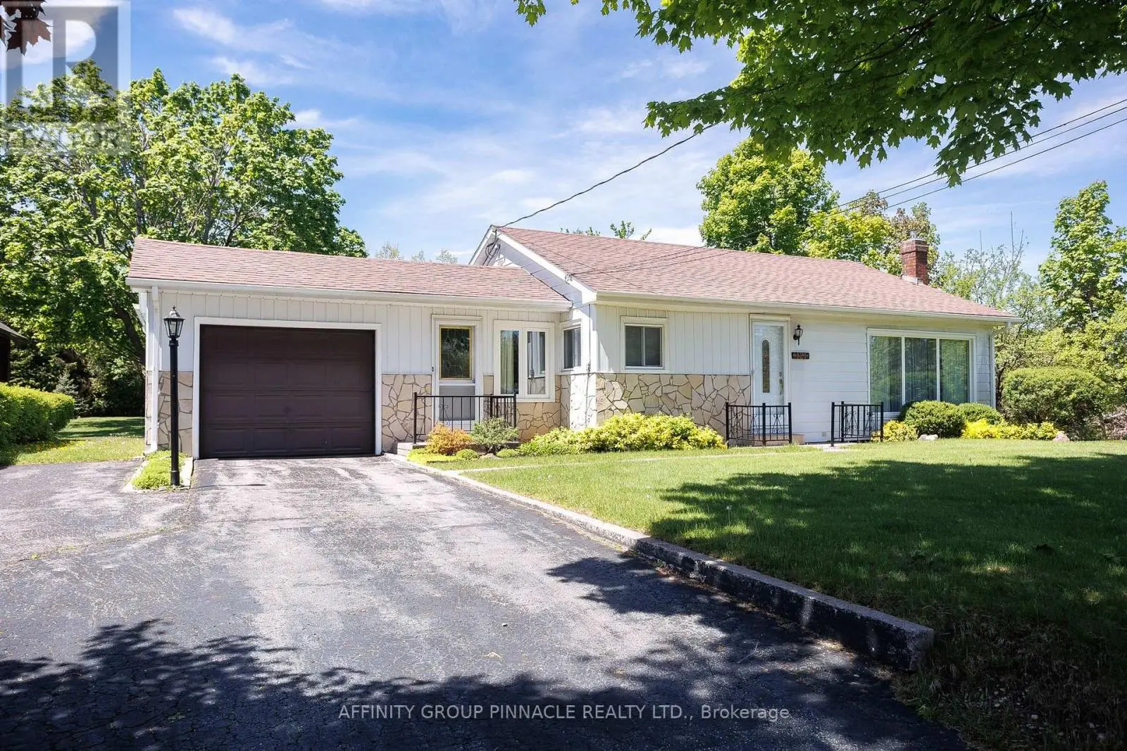 121 Clifton Street, Kawartha Lakes, Ontario  K0M 1N0 - Photo 2 - X12175422