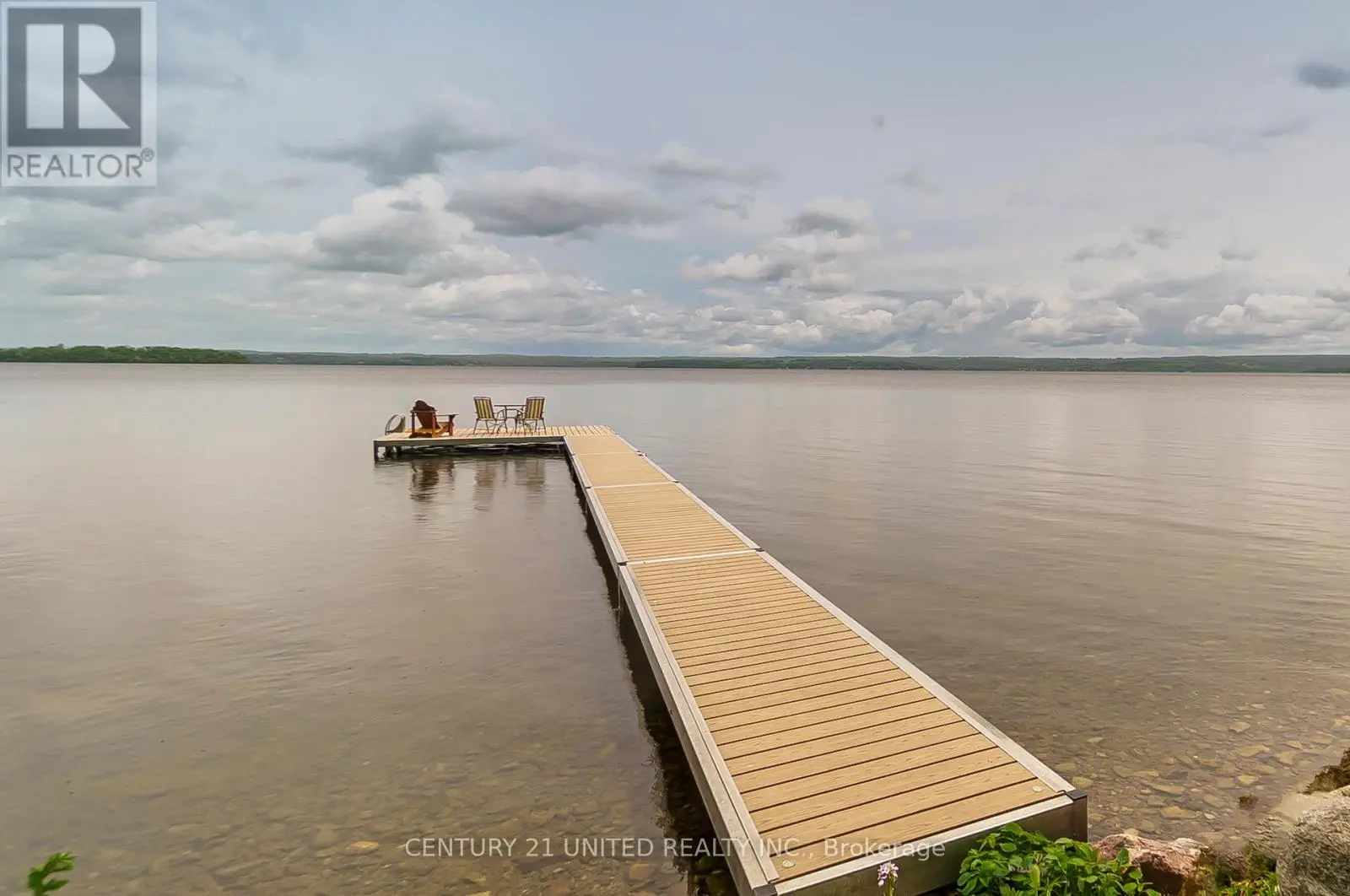 37 Lakeshore Road, Hiawatha First Nation, Ontario  K0L 2G0 - Photo 2 - X12126584