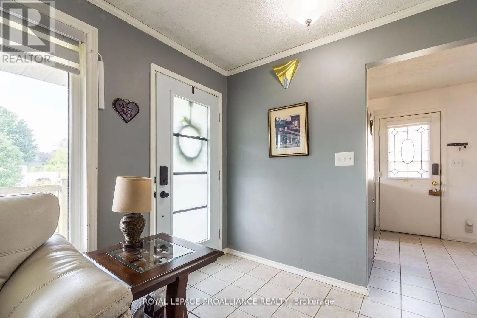 8 Birch Street, Quinte West, Ontario  K8V 6J1 - Photo 3 - X12175493