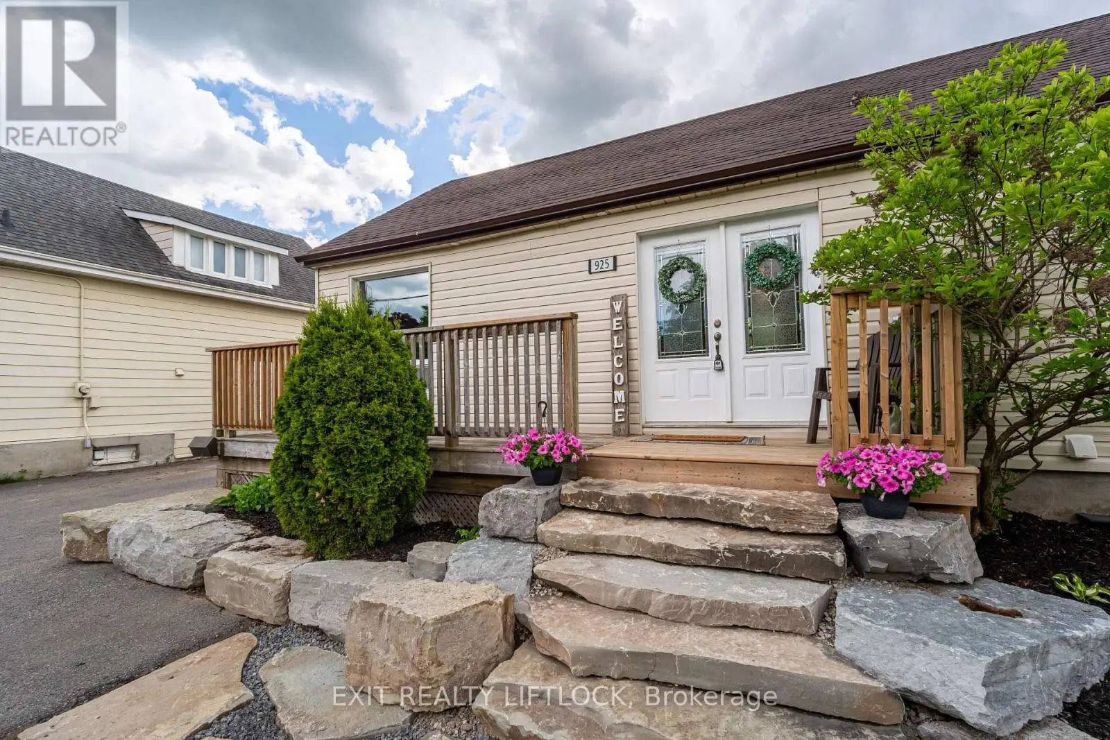 925 Ford Street, Peterborough Central, Ontario  K9J 5V2 - Photo 2 - X12175625