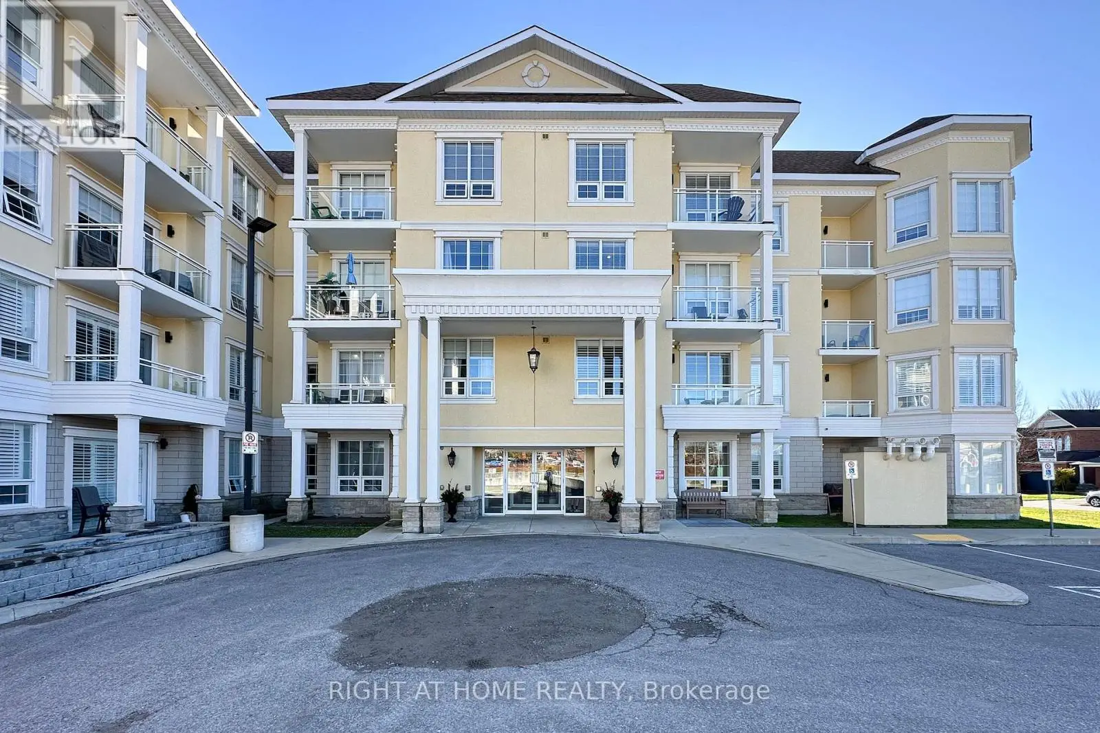 405 - 21 Brookhouse Drive, Clarington, Ontario  L1B 1N8 - Photo 2 - E12175860