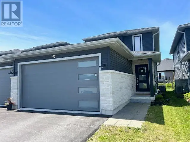42 Dewal Place, Belleville, Ontario  K8P 0E5 - Photo 1 - X12032042