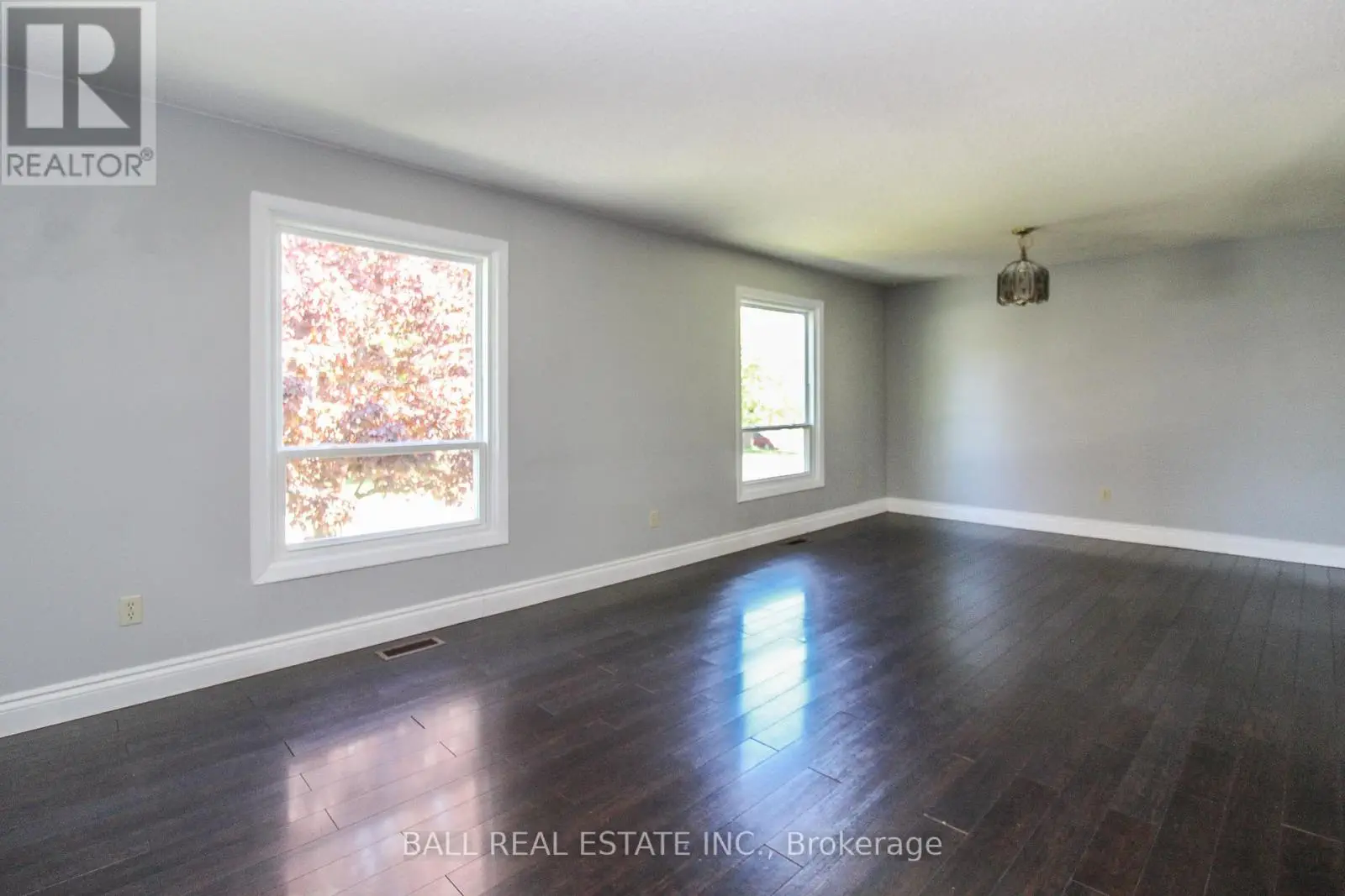 885 Stewart Drive, Peterborough South, Ontario  K9J 7R3 - Photo 2 - X12176125