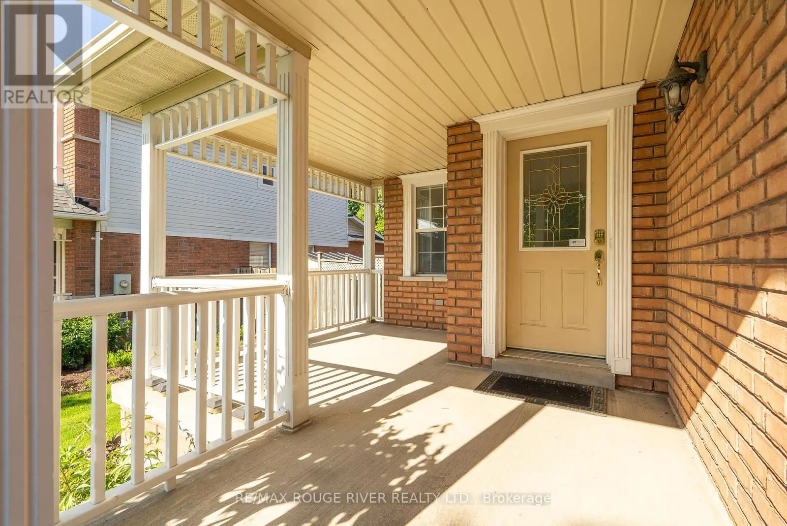 104 Willowbrook Drive, Whitby, Ontario  L1R 2S8 - Photo 2 - E12176285