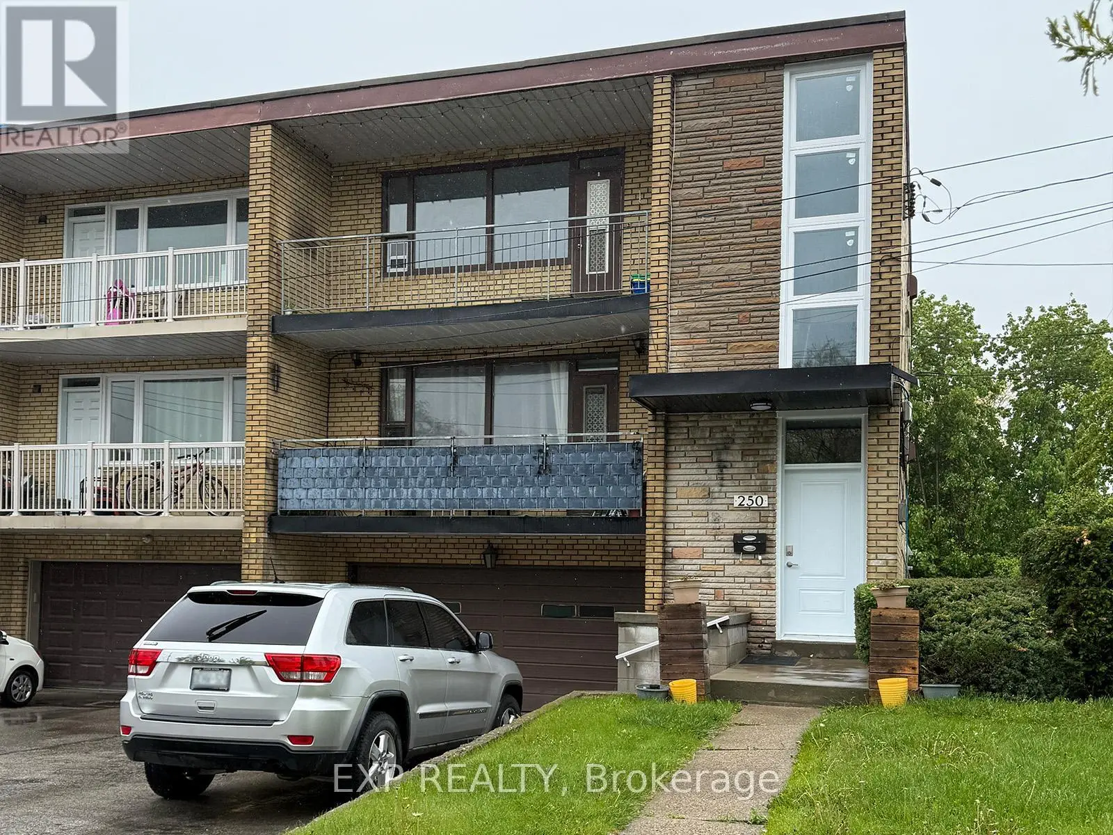 3 - 250 Wilmington Avenue, Toronto, Ontario  M3H 5K3 - Photo 2 - C12176816