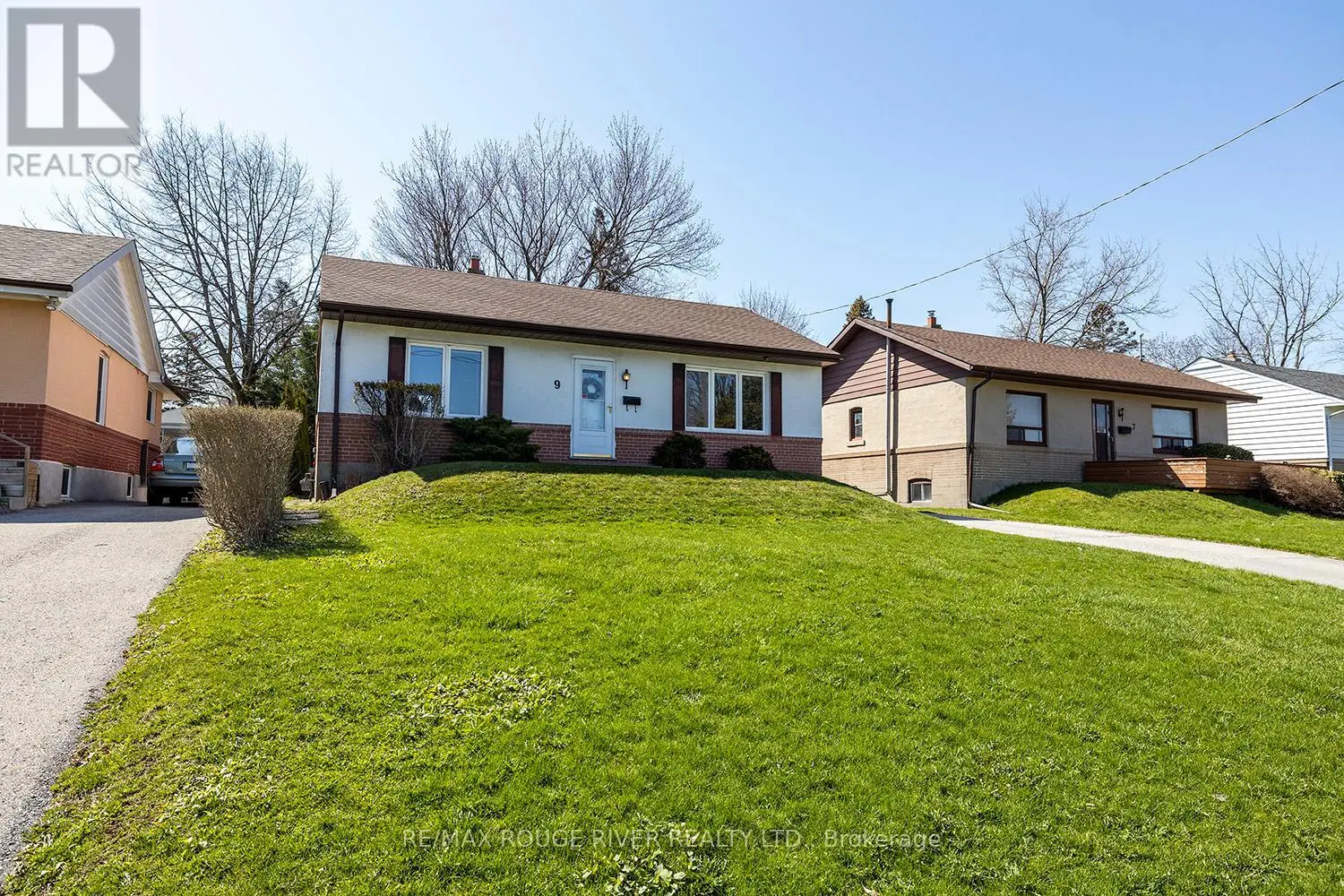 9 Granard Boulevard, Toronto, Ontario  M1M 2C9 - Photo 1 - E12176838