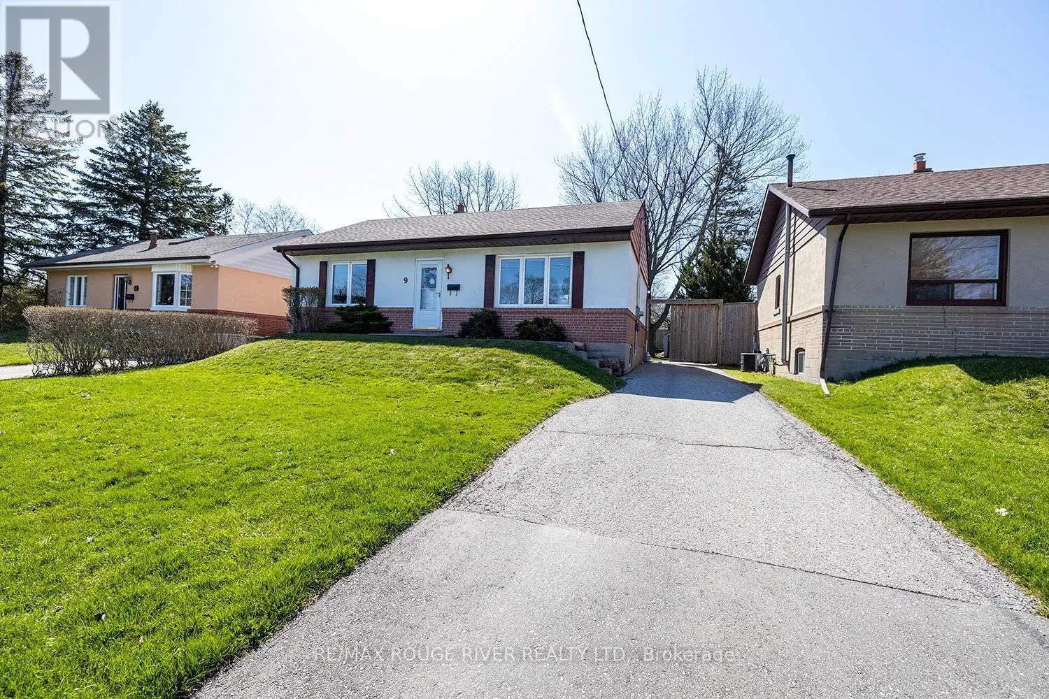 9 Granard Boulevard, Toronto, Ontario  M1M 2C9 - Photo 3 - E12176838