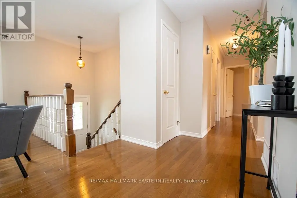 33 Rolliston Street, Smith-Ennismore-Lakefield, Ontario  K0L 2H0 - Photo 2 - X12173941