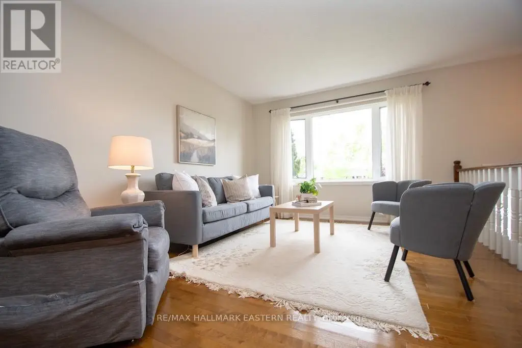 33 Rolliston Street, Smith-Ennismore-Lakefield, Ontario  K0L 2H0 - Photo 3 - X12173941