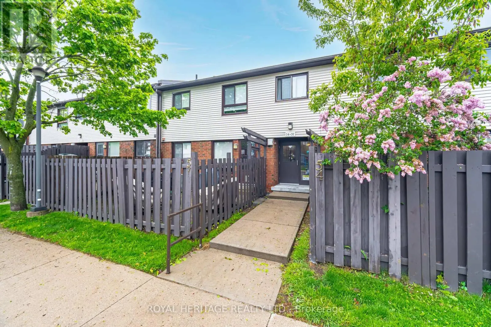 56 - 960 Glen Street, Oshawa, Ontario  L1J 6E8 - Photo 1 - E12178400
