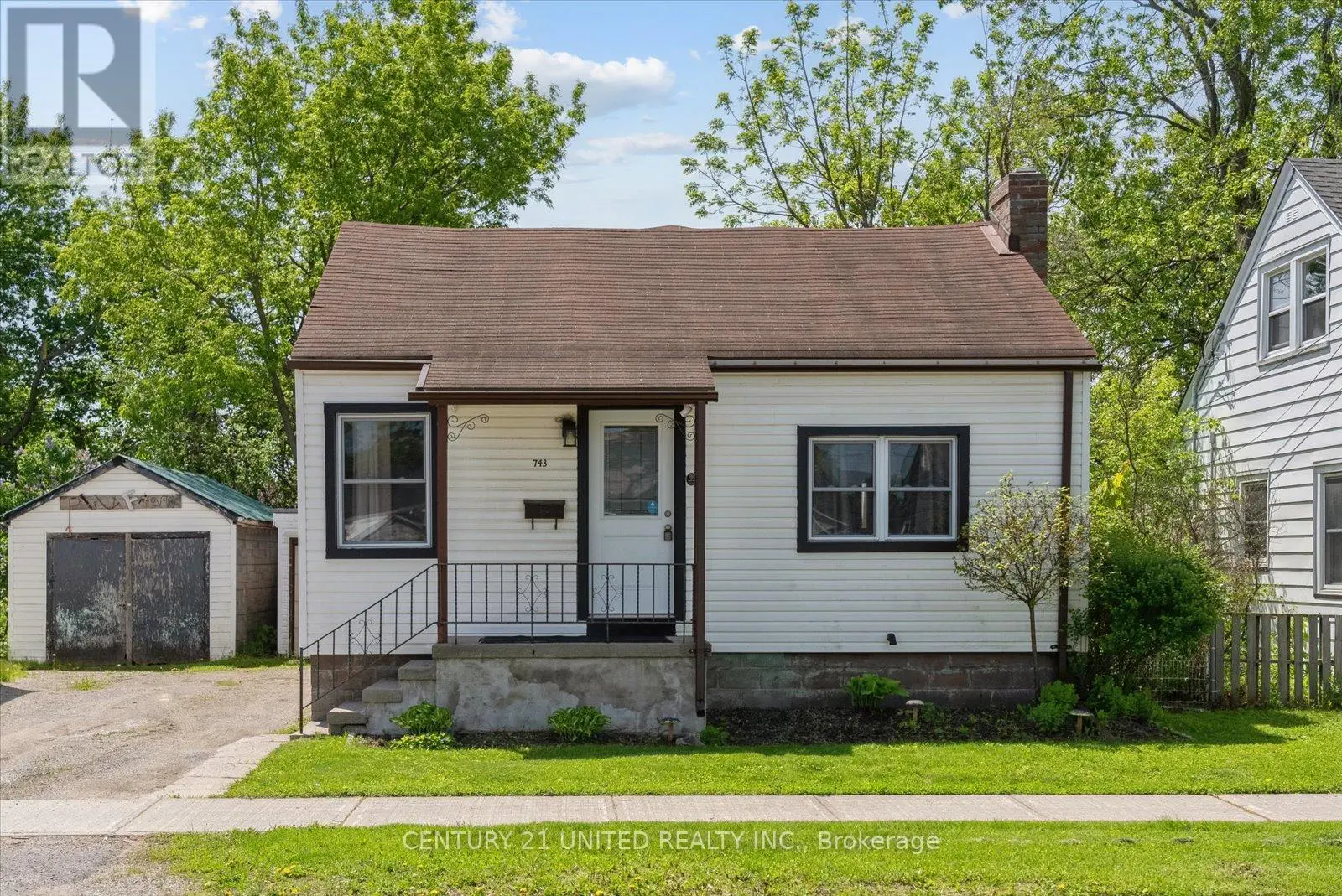 743 St Marys Street, Peterborough Central, Ontario  K9J 4H1 - Photo 2 - X12178487