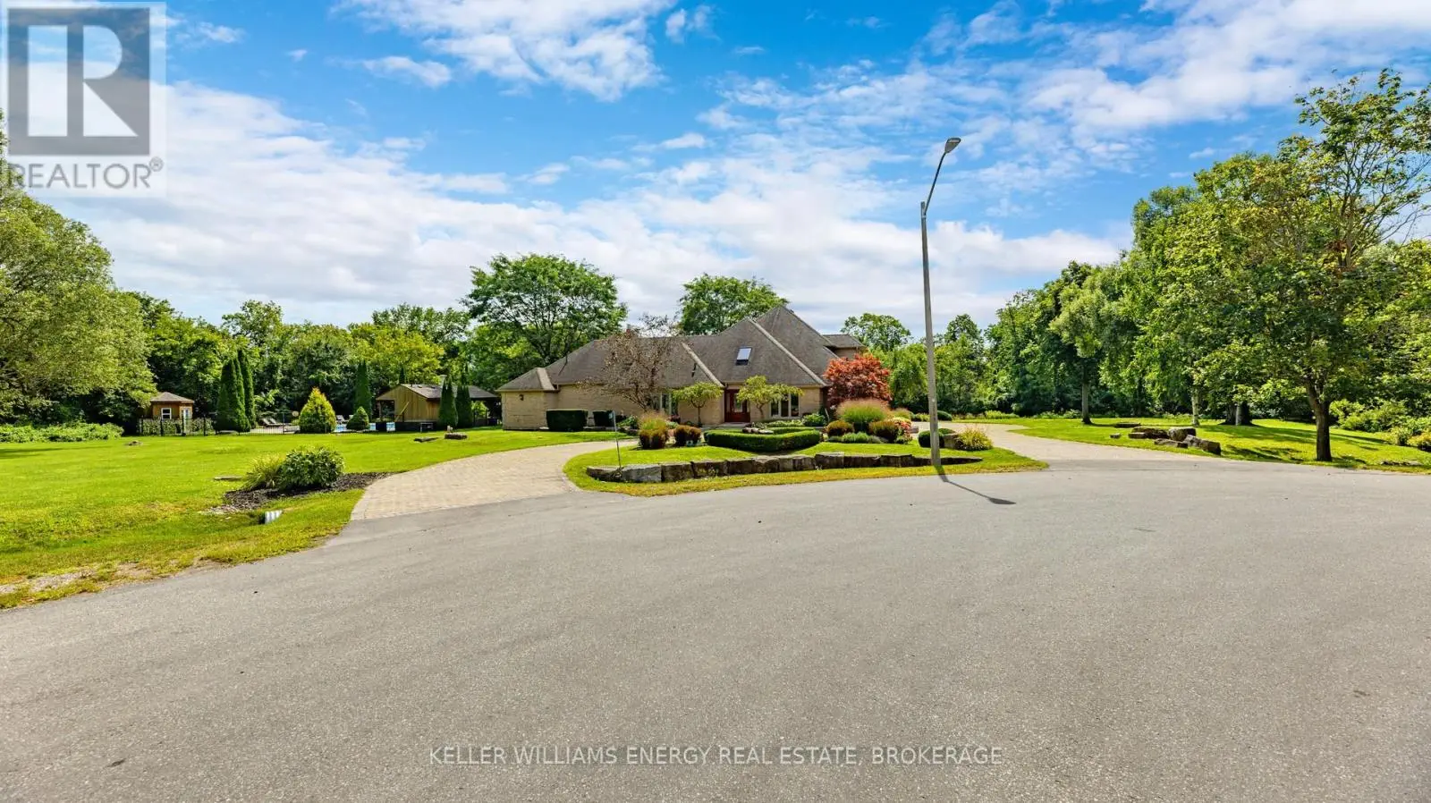 5 Mcnamara Court, Ajax, Ontario  L1T 4W6 - Photo 2 - E12107330