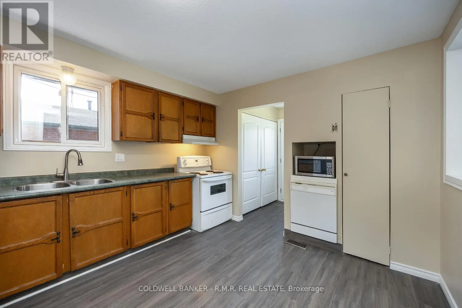 569 Grandview Street S, Oshawa, Ontario  L1H 7T5 - Photo 3 - E12179727