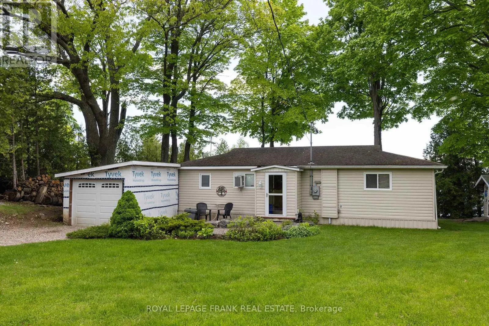 26 Fire Route 60, Trent Lakes, Ontario  K0L 1J0 - Photo 2 - X12179783