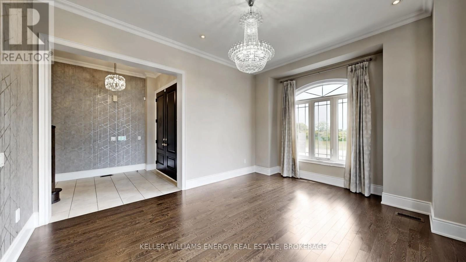 125 Chesney Crescent, Vaughan, Ontario  L4H 4A6 - Photo 3 - N12180546