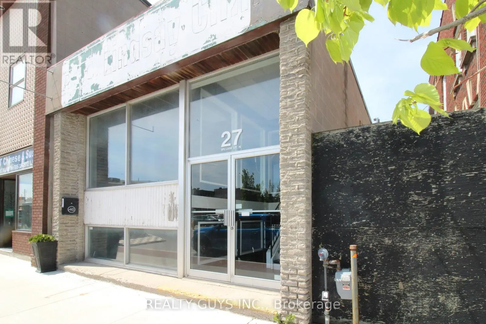 27 William Street N, Kawartha Lakes, Ontario  K9V 3Z9 - Photo 1 - X12180735