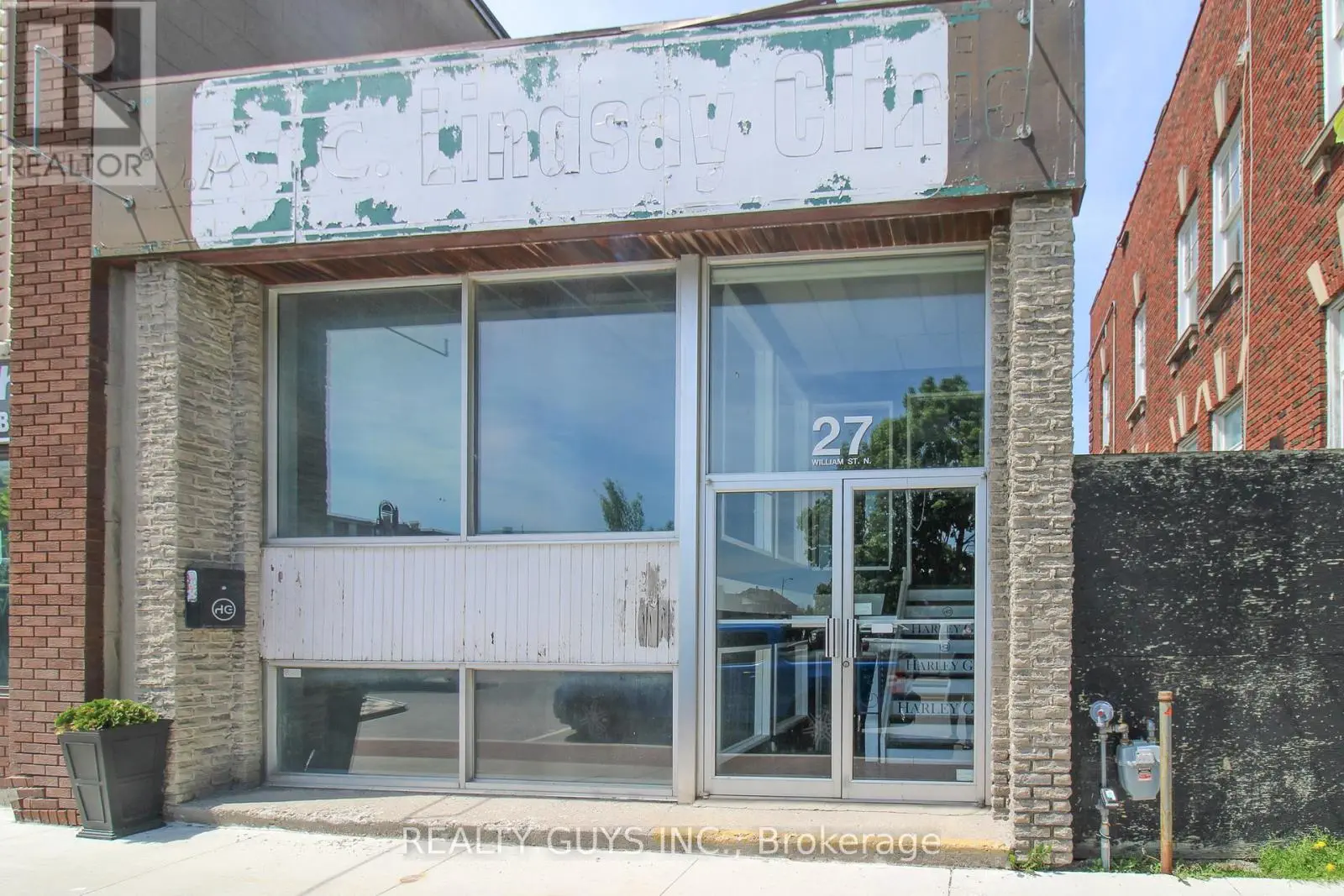 27 William Street N, Kawartha Lakes, Ontario  K9V 3Z9 - Photo 2 - X12180735