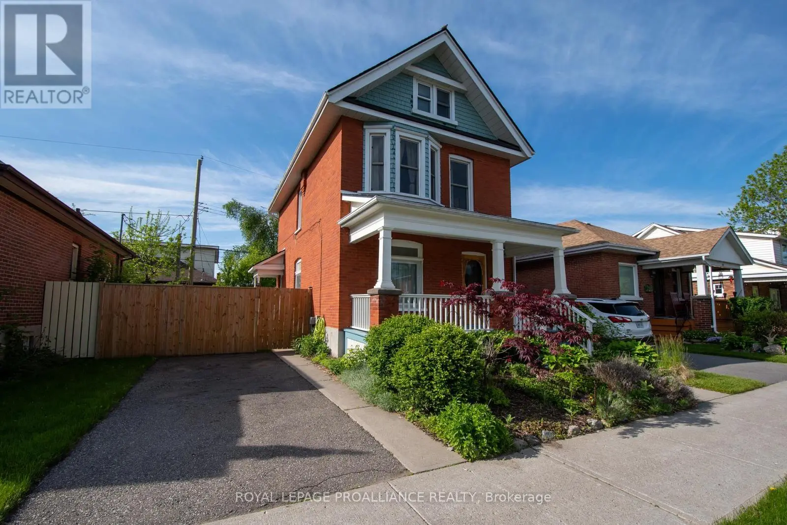 237 Prince Street, Peterborough Central, Ontario  K9J 2A6 - Photo 3 - X12181621
