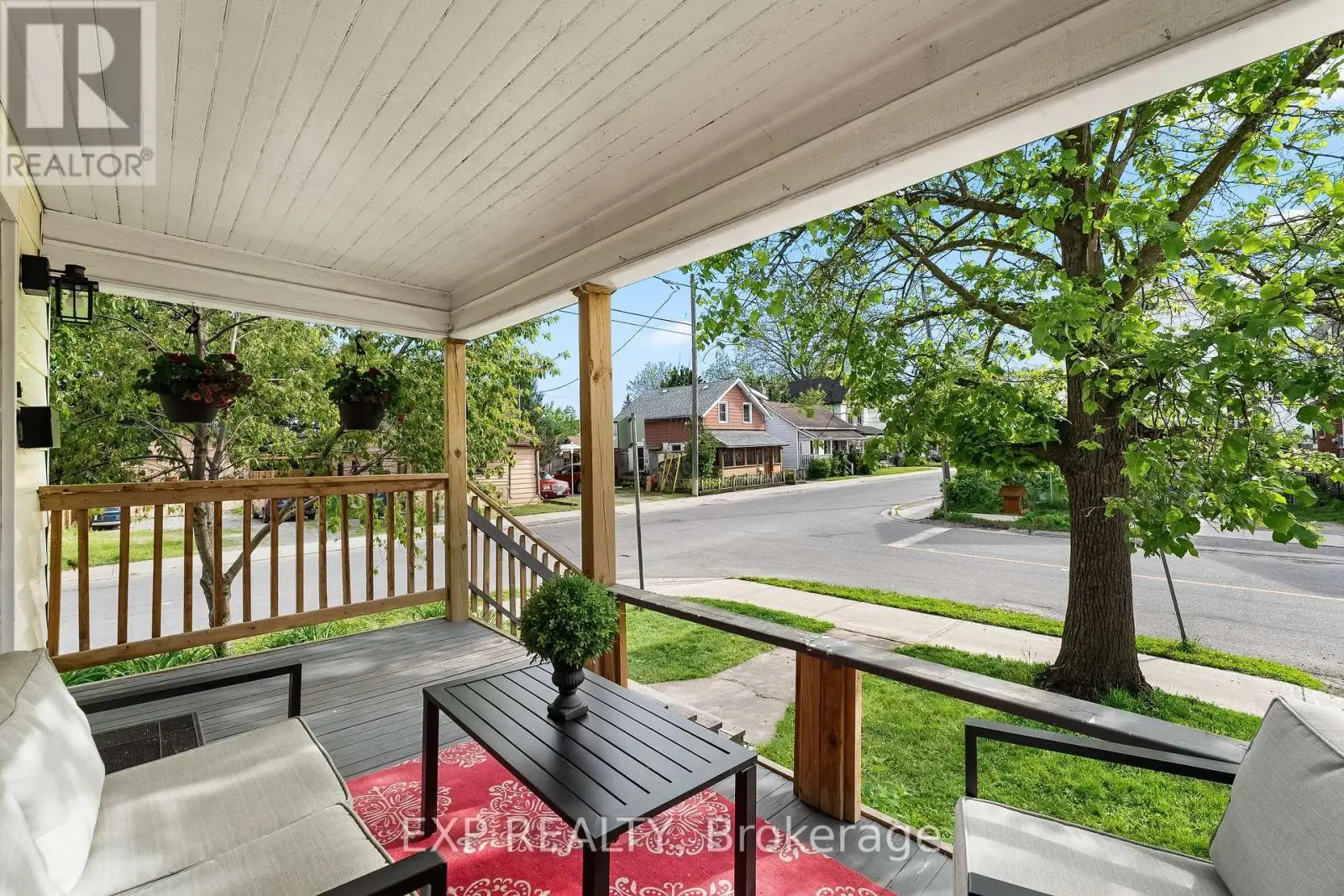 162 Adeline Street, Peterborough Central, Ontario  K9J 5E3 - Photo 2 - X12181910