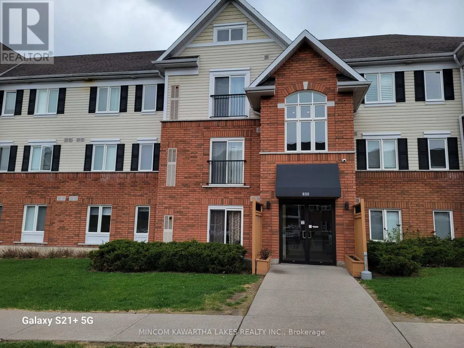 102 - 306 Spillsbury Drive, Peterborough West, Ontario  K9K 0B5 - Photo 1 - X12181997