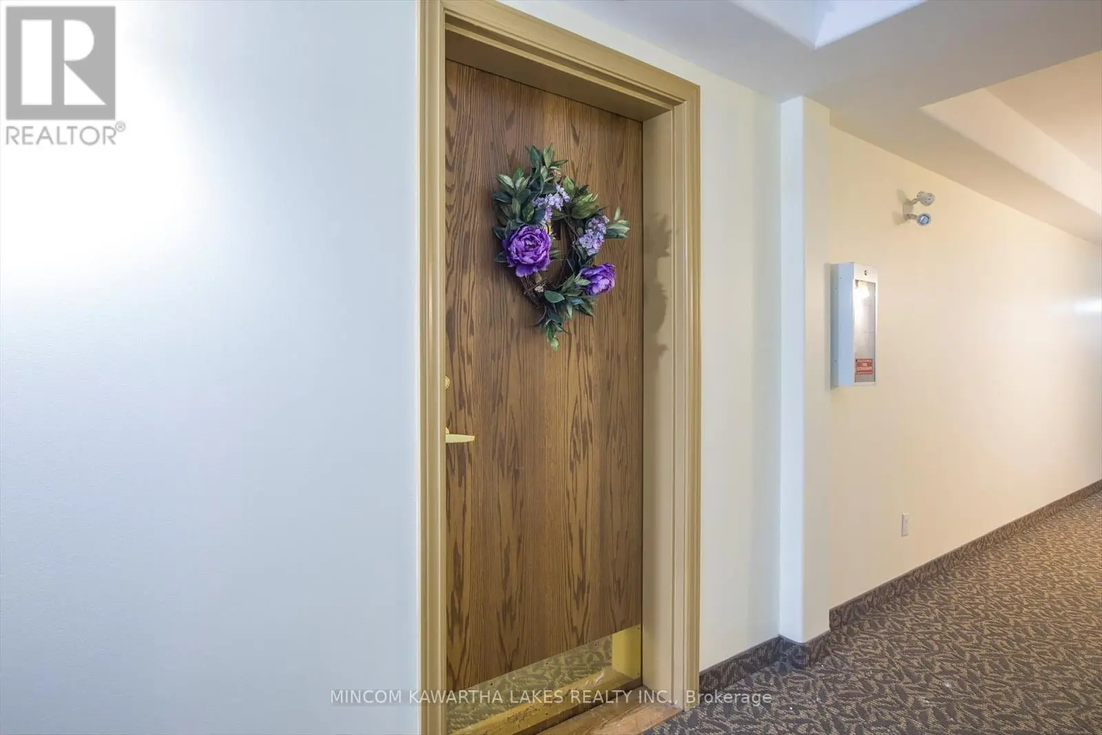 102 - 306 Spillsbury Drive, Peterborough West, Ontario  K9K 0B5 - Photo 2 - X12181997