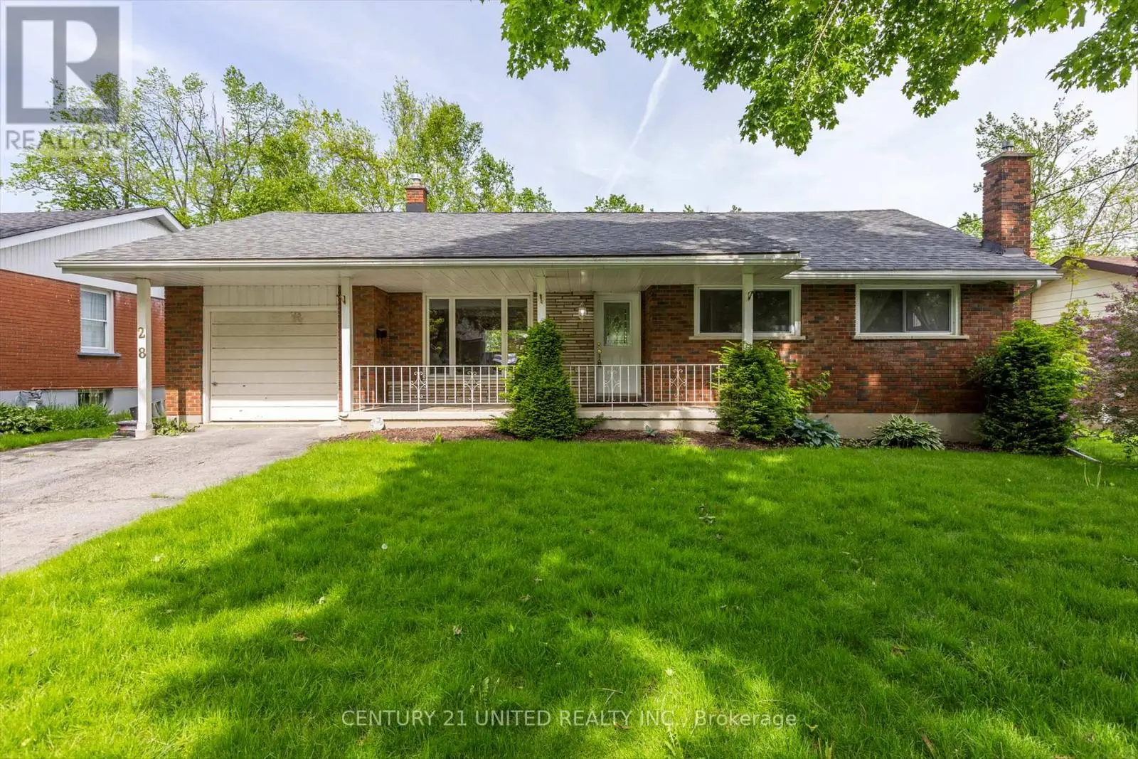 28 Larchwood Avenue, Peterborough West, Ontario  K9J 1M6 - Photo 1 - X12182240