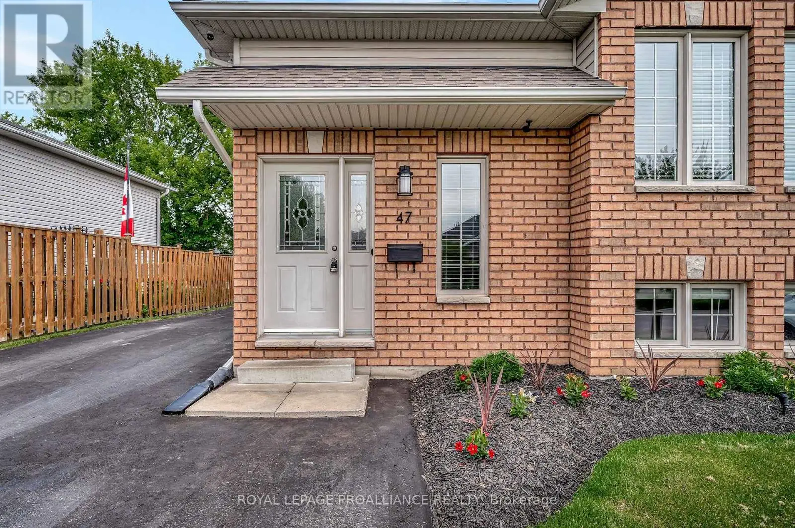 47 Liddle Lane, Belleville, Ontario  K8N 5Y3 - Photo 2 - X12182314