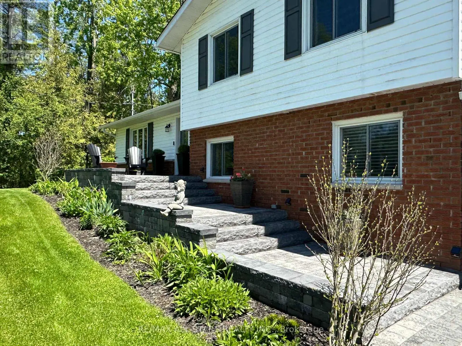 243 West Street, Kawartha Lakes, Ontario  K0M 1A0 - Photo 3 - X12182400