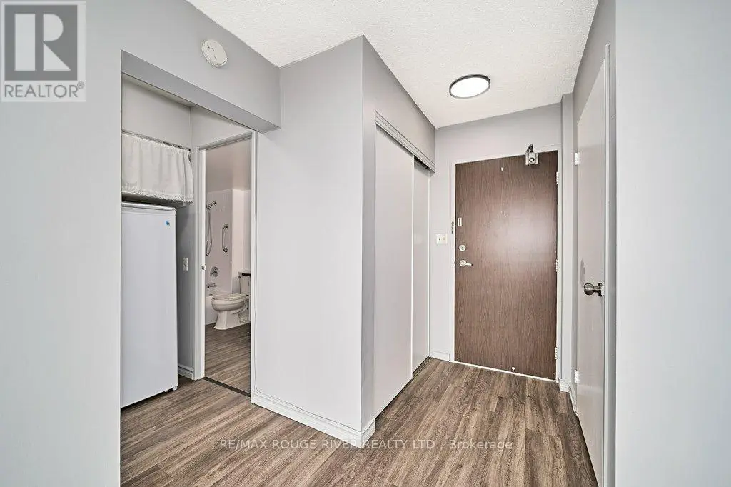 525 - 50 Richmond Street E, Oshawa, Ontario  L1G 7C7 - Photo 3 - E12183072