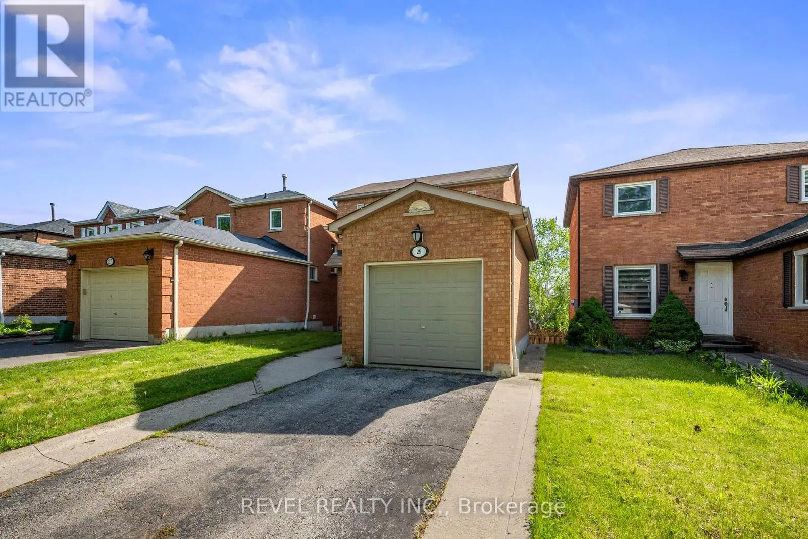 29 Fernbank Place, Whitby, Ontario  L1R 1S9 - Photo 3 - E12180644