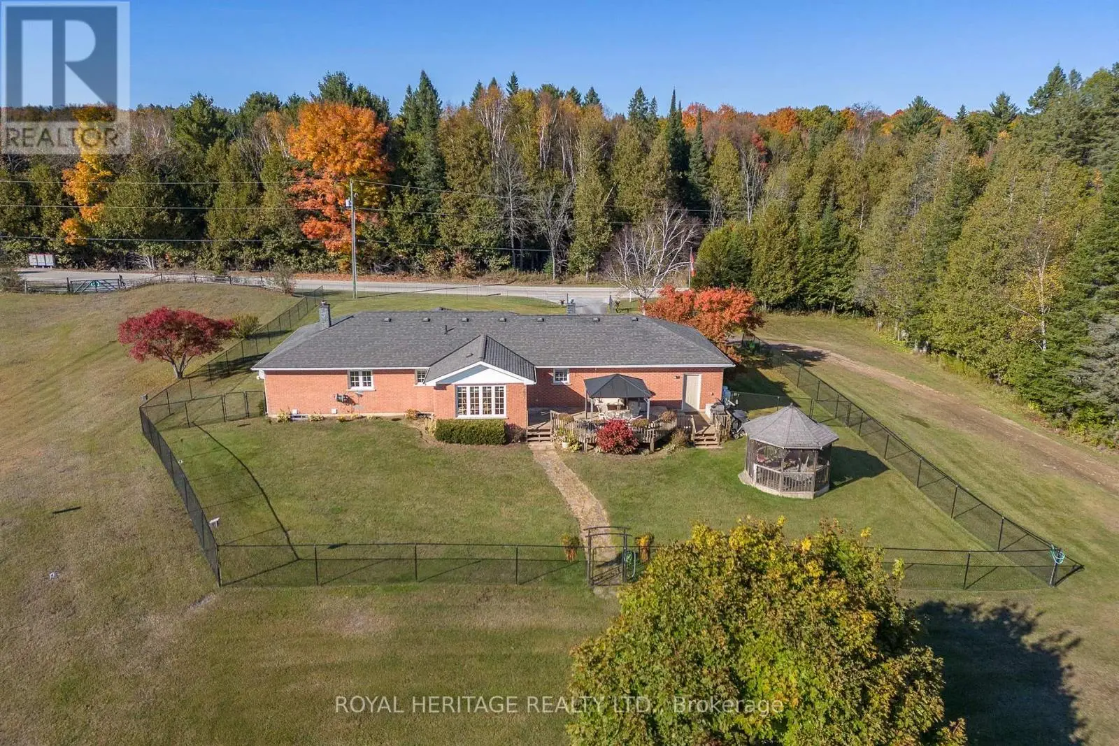 26 Back Bay Road, Trent Lakes, Ontario  K0M 2W0 - Photo 2 - X12183337