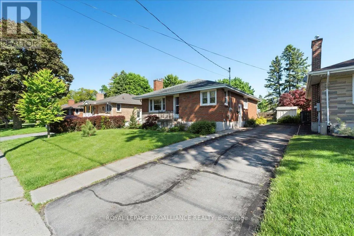 64 Southview Avenue, Belleville, Ontario  K8N 2J5 - Photo 2 - X12184070