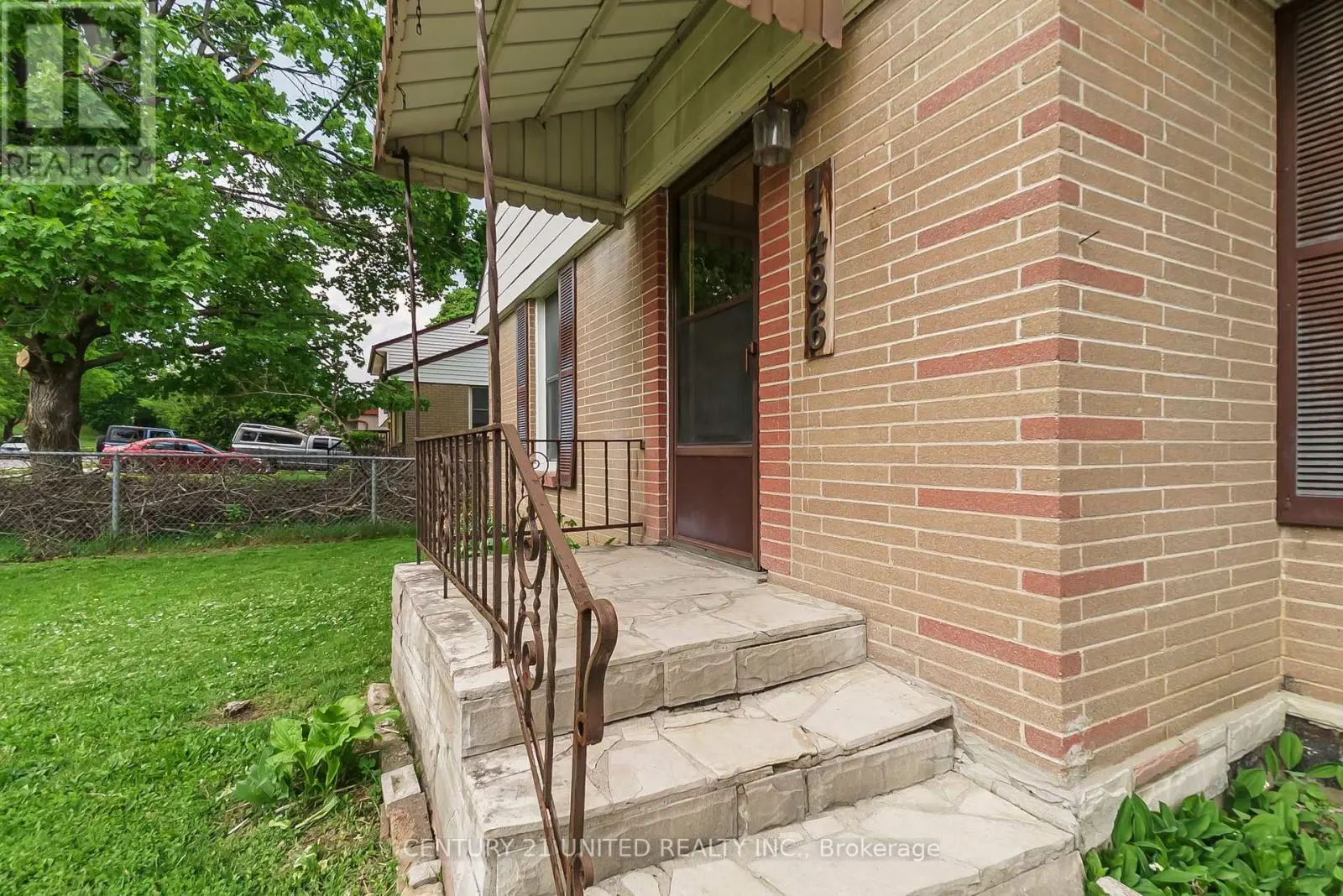 1486 Glencairn Avenue, Peterborough West, Ontario  K9J 6S3 - Photo 2 - X12161725