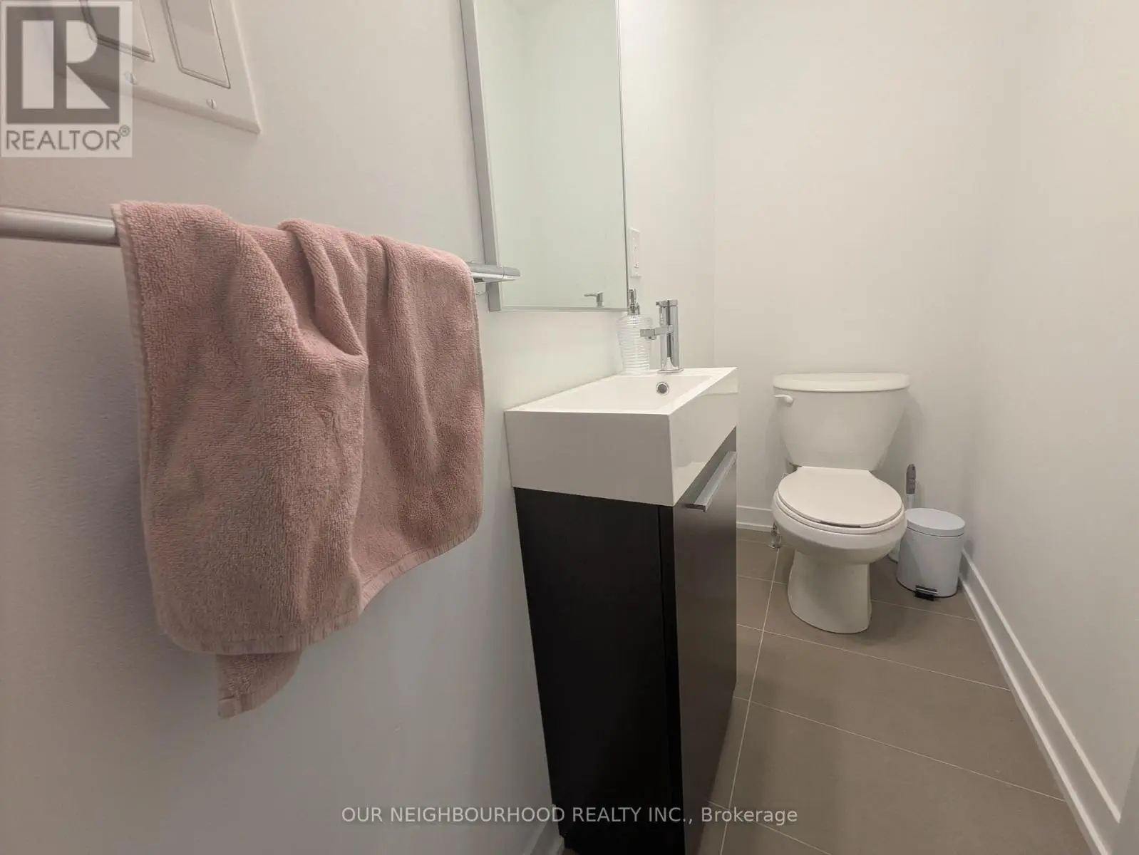 106 Green Gardens Boulevard, Toronto, Ontario  M6A 0E5 - Photo 3 - C12184422