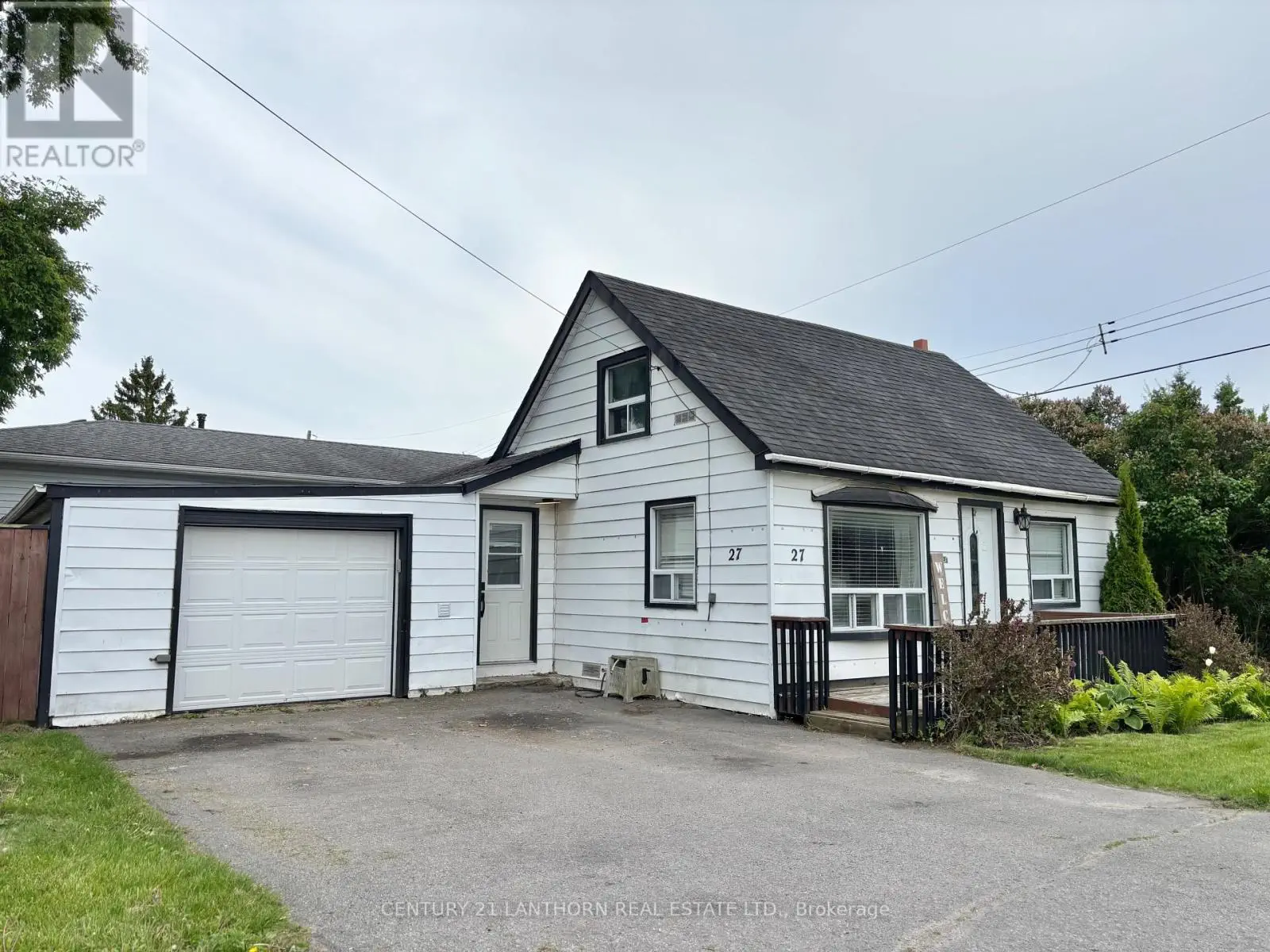 27 North Murray Street, Quinte West, Ontario  K8V 2E2 - Photo 1 - X12184847