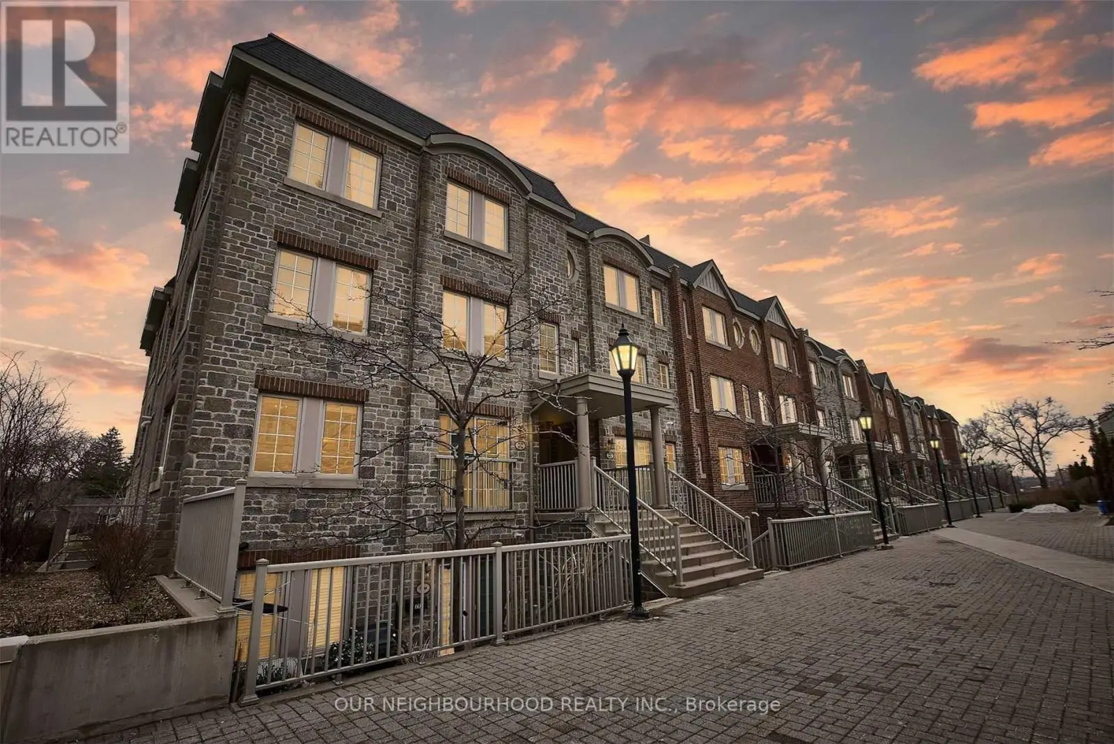 Th60 - 93 The Queensway Avenue, Toronto, Ontario  M6S 5A7 - Photo 1 - W12143776
