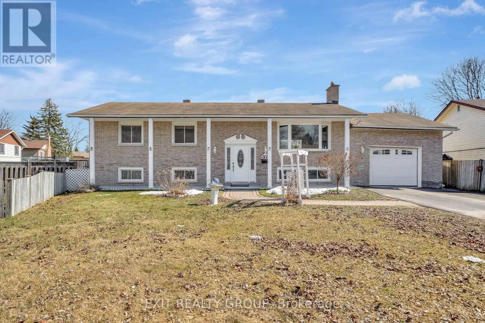 37 Glenn Drive, Quinte West, Ontario  K8V 6C7 - Photo 1 - X12185147