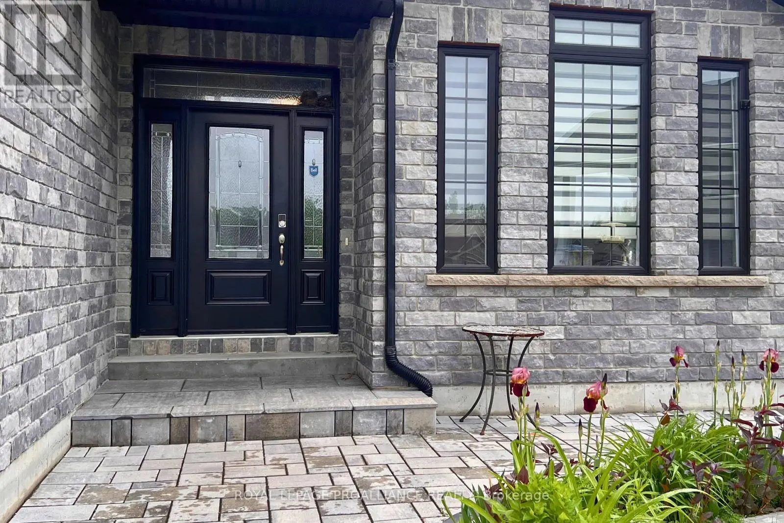 25 Brookfield Crescent, Quinte West, Ontario  K8V 0H9 - Photo 3 - X12185815