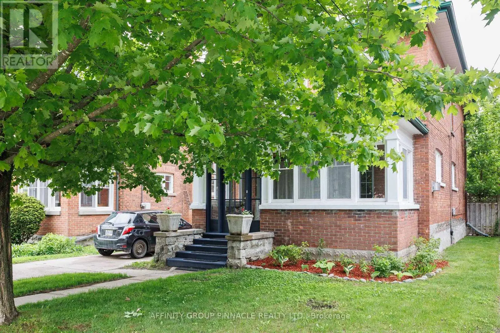 25 Francis Street, Kawartha Lakes, Ontario  K9V 5R8 - Photo 2 - X12185832