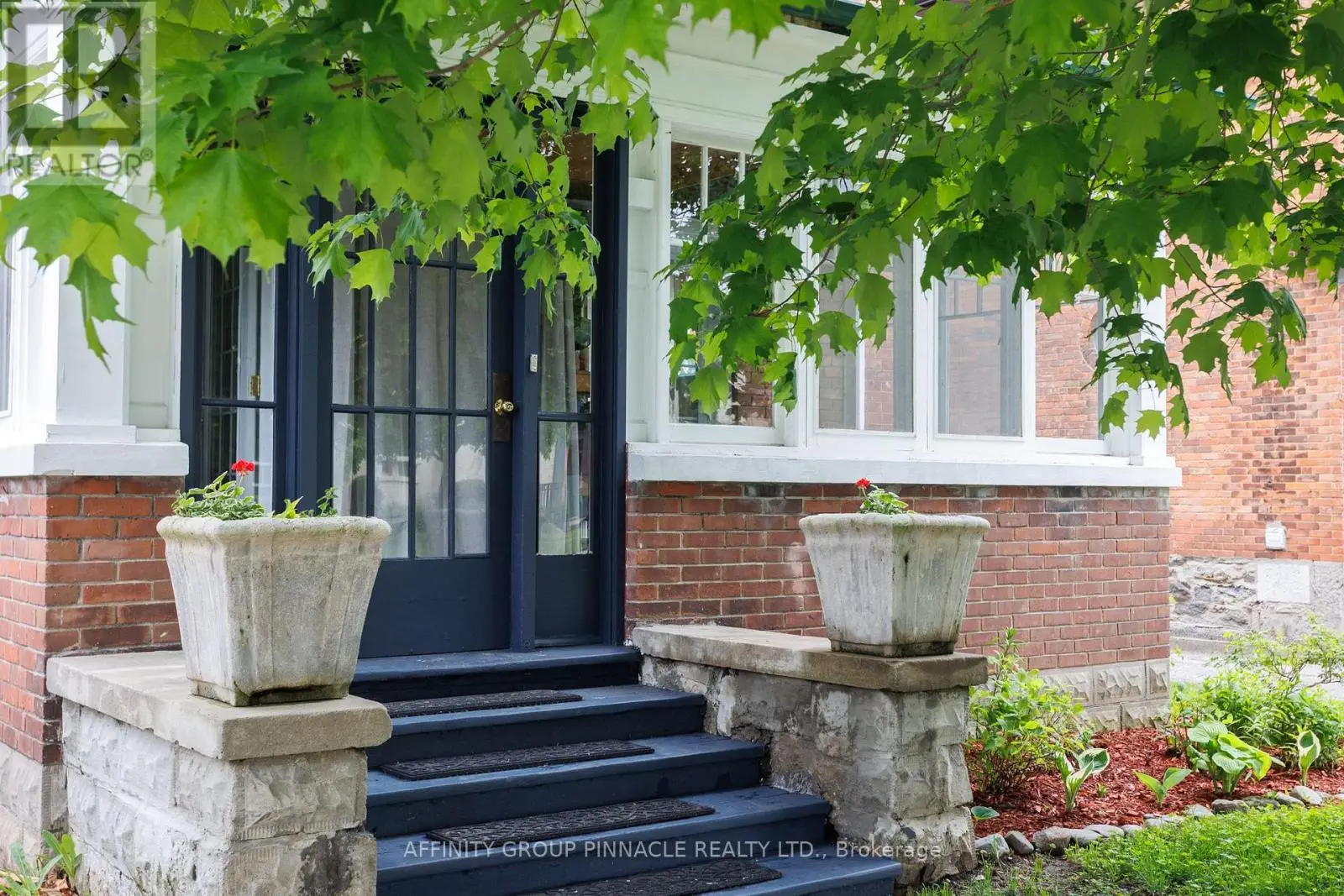25 Francis Street, Kawartha Lakes, Ontario  K9V 5R8 - Photo 3 - X12185832