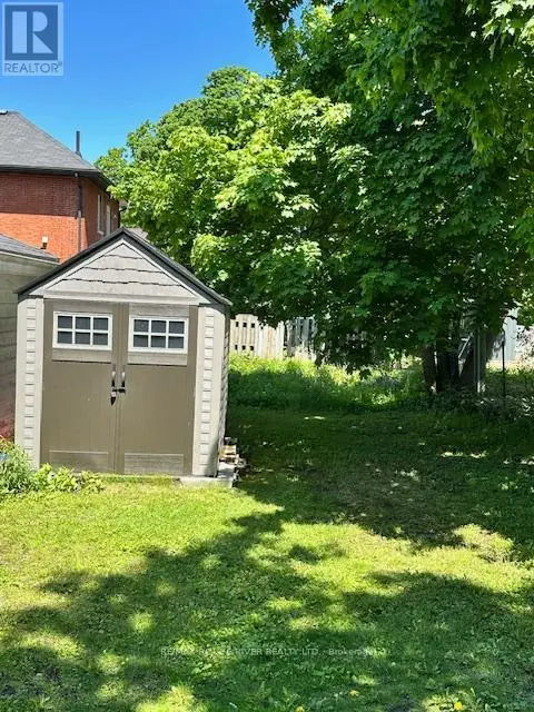 228 London Street, Peterborough Central, Ontario  K9H 2Y9 - Photo 2 - X12185919