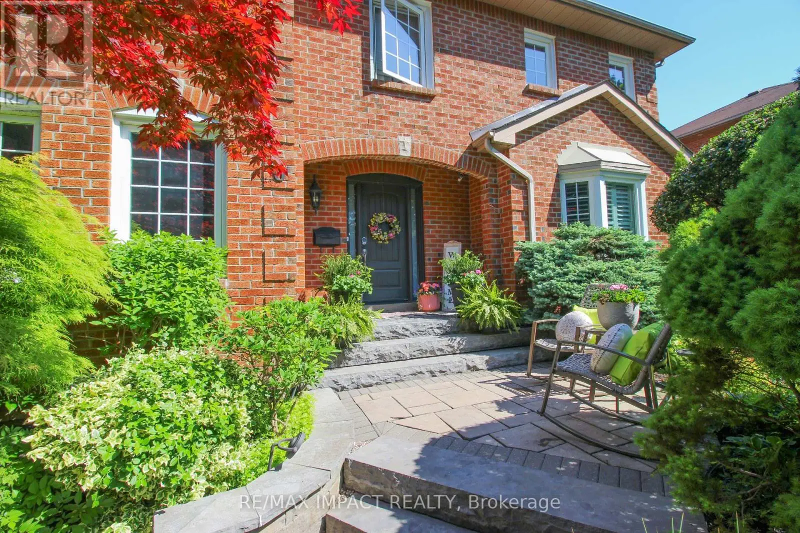 6 Longford Court, Whitby, Ontario  L1R 1C6 - Photo 3 - E12185988